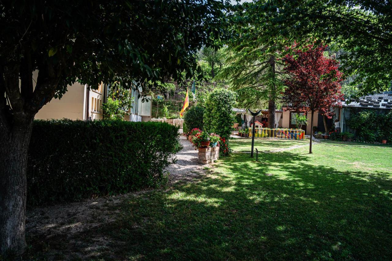 Il Girasole Bed & Breakfast Basciano Ngoại thất bức ảnh